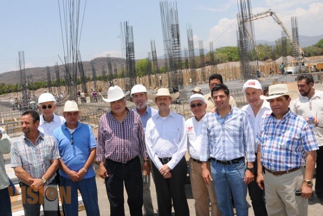 Supervisa FVF construcción del nuevo Hospital de Apatzingán 
