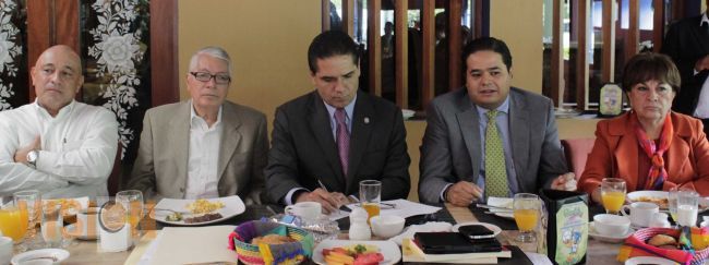 Apoyará Silvano mejora de servicios notariales en Michoacán.