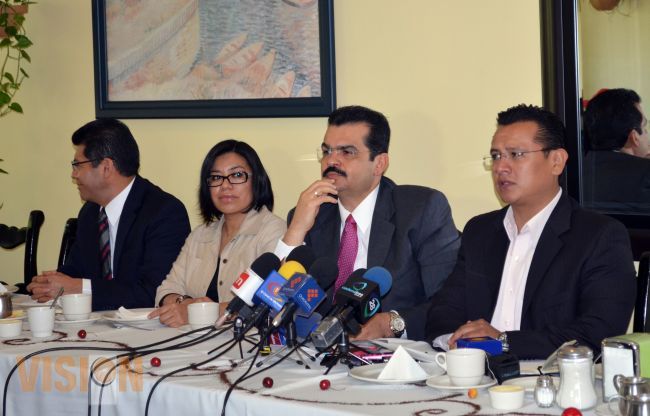 PRD Michoacán y el INE formalizan convenio para la realización de la elección de Consejeros.