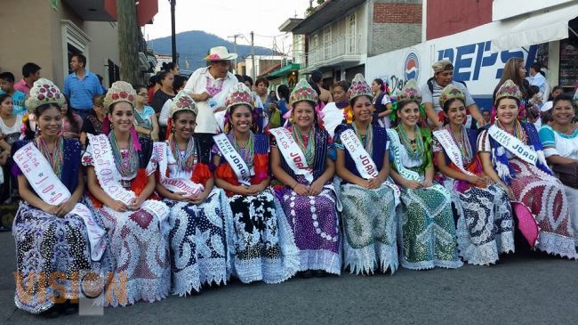 Ayuntamiento de Uruapan y PF brindan seguridad y apoyo vial en la fiesta del Barrio de la Magdalena