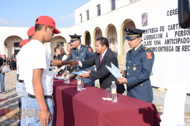 Convoca Ayuntamiento a cumplir con Cartilla Militar.