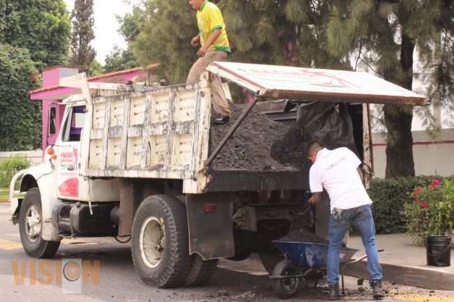 Agilizan en Uruapan el mantenimiento a vialidades