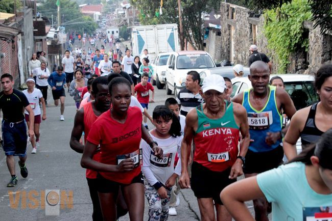 Éxito rotundo la Segunda Carrera Atlética por la Paz Uruapan  2014