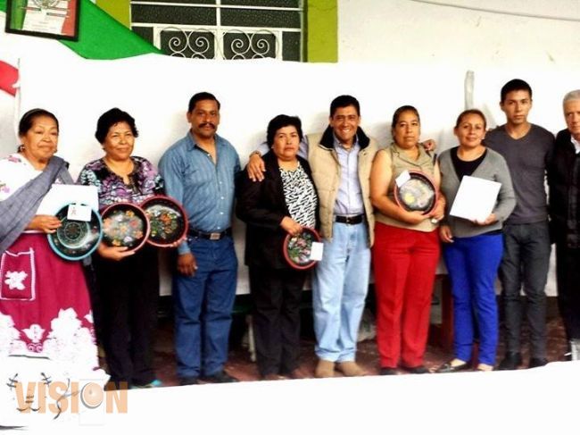 Promueven artesanías de San Juan Nuevo, Ahuirán y Tzirio