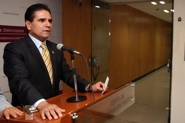 Confima Silvano Aureoles, PGR investiga caso de diputado asesinado