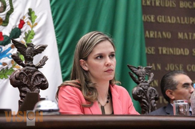 Es necesario mayor participación de la mujer en toma de decisiones: Daniela de los Santos