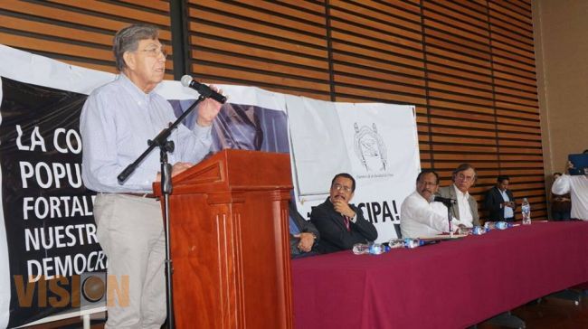 El líder fundador, Cuauhtémoc Cárdenas renuncia al PRD
