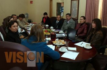 El Instituto Electoral se reune con autoridades de la SEE