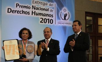 Recibe Isabel Miranda Premio en Derechos Humanos/