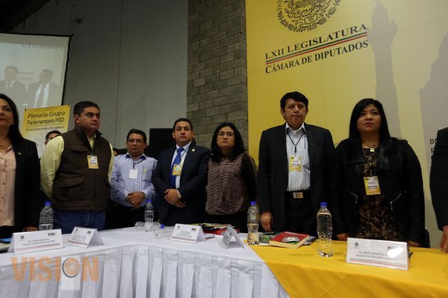 Fortalecer a los municipios tema primordial para diputados del PRD: Víctor Manríquez