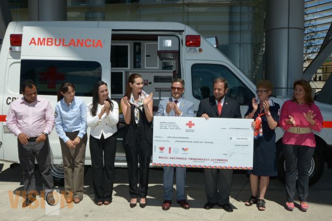 Ayuntamiento de Morelia dona una ambulancia equipada a la Cruz Roja en Morelia.