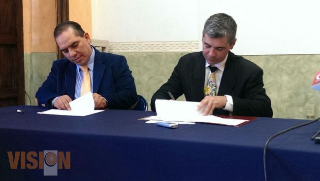 Semigrante y el Colegio de Peritos Profesionales Traductores e Intérpretes firman convenio.