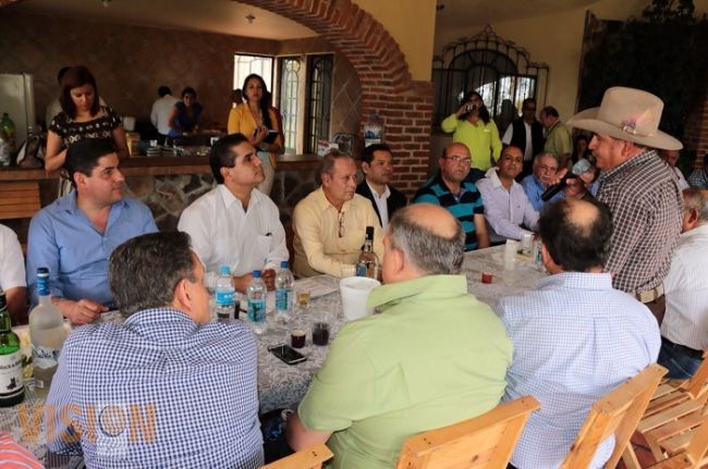 Coincide Silvano con empresarios de la Ciénega de Chapala respecto a falta de inversión pública