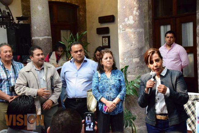 Luisa María Calderón se compromete a incluir a migrantes michoacanos en dependencias de gobierno