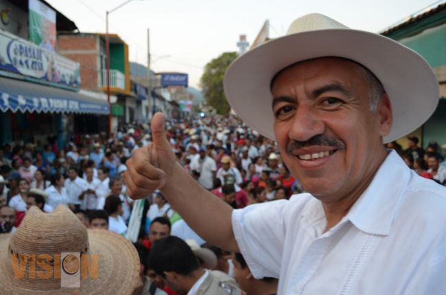 Agustín Trujilllo líder del priísmo michoacano arenga a la militancia