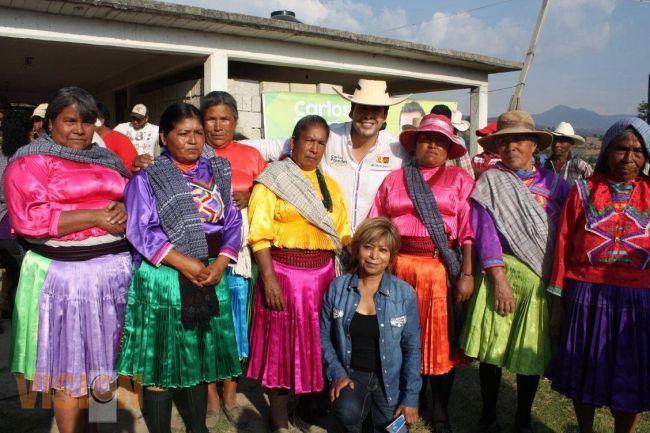Carlos Paredes realiza gira por comunidades indígenas de Zitacuaro