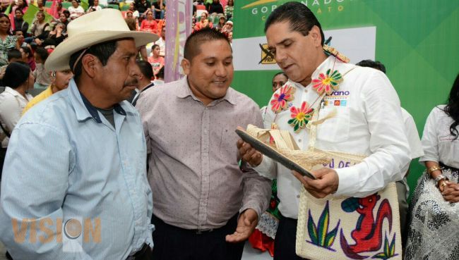 Silvano Aureoles se asume como defensor de la cultura y tradición de Michoacán