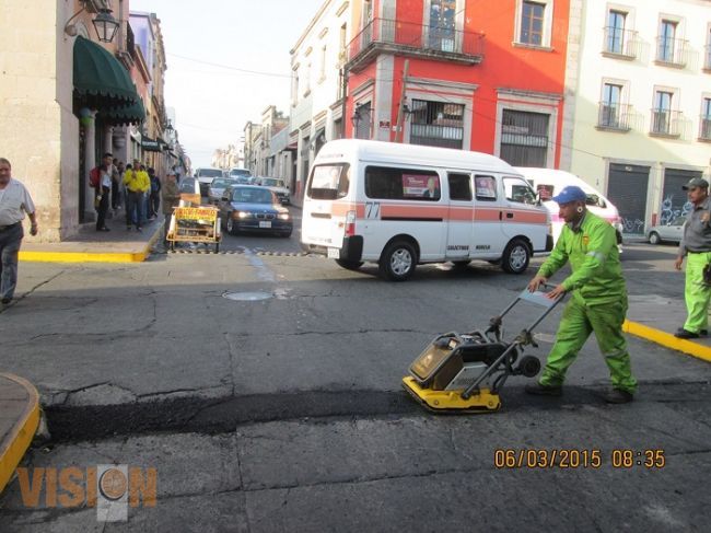 Activan brigadas de bacheo en zonas afectadas por lluvias