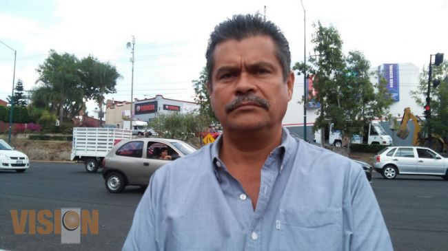 Líder de la CNTE, sin título y cobra 48 mil pesos al mes; tiene dos plazas patito