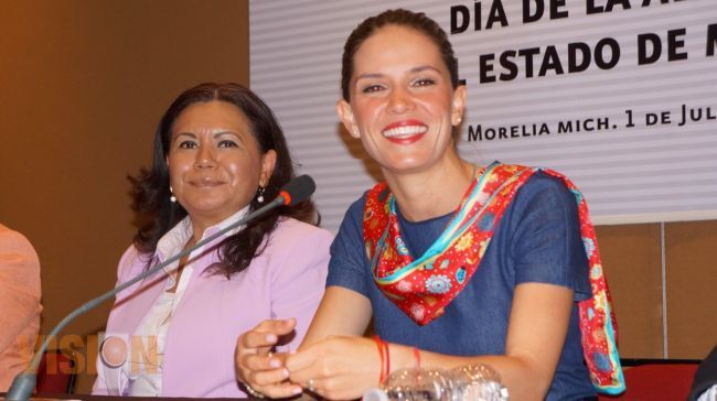 Ley de adopción podría implementarse a nivel nacional: Daniela de los Santos 