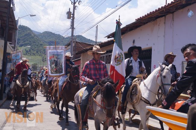 Encabeza Carlos Paredes fiesta patronal de Tuxpan