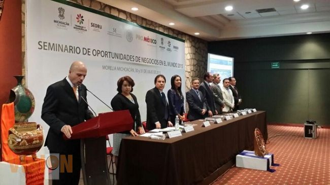Participan 180 empresarios en el Seminario Oportunidades de Negocios en el Mundo 