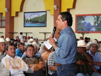 Realiza Silvano Aureoles novena Asamblea Informativa distrital en Puruándiro