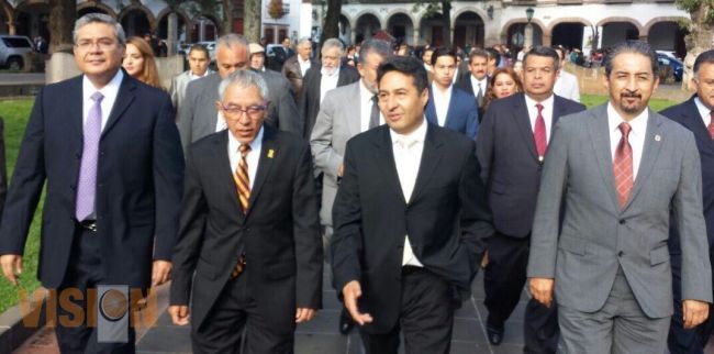 Desea rector de la UMSNH éxito en su gestión al nuevo alcalde de Pátzcuaro