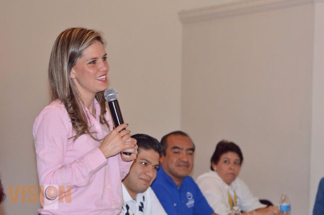 Se reúne Daniela de los Santos con Asociaciones Civiles que apoyan a personas de escasos recursos 