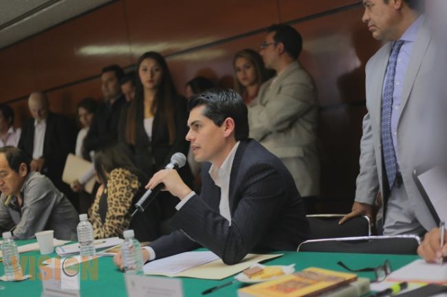 Toño Ixtláhuac lleva a capacitación a Alcaldes michoacanos en la Cámara de Diputados
