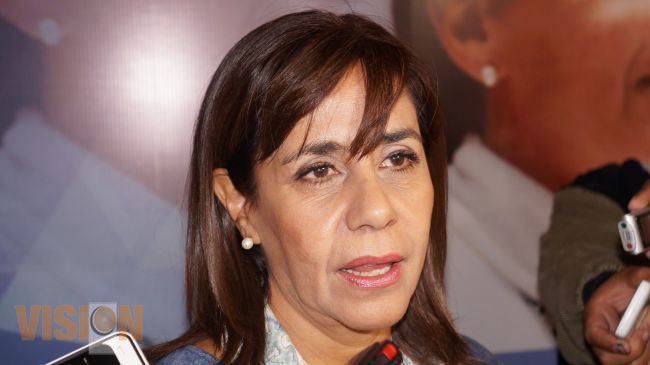 Pide Cocoa Calderón a diputados “descongelar” ley de salarios máximos
