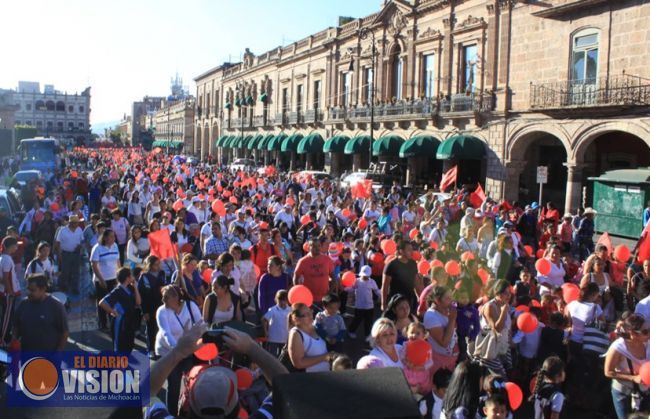 Miles de antorchistas demandan apoyo a Silvano Aureoles