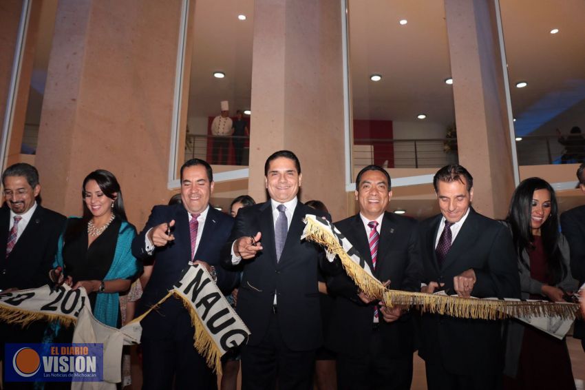 El gobernador inaugura nuevoTeatro Juárez de Zitácuaro