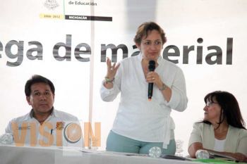 Secretaria convoca a maestros a mejorar la educación y no confrontarse