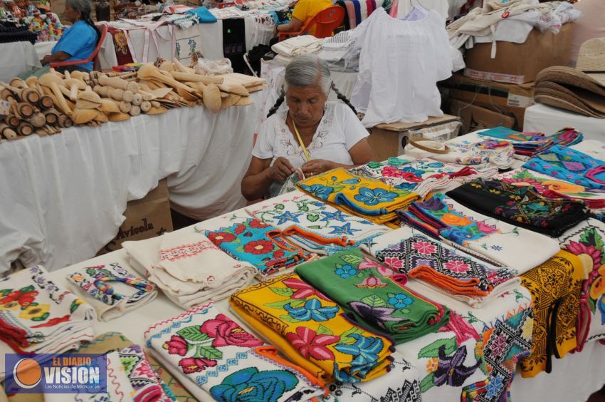 Más de 240 artesanos exhiben sus piezas en la Expo Fiesta Michoacán