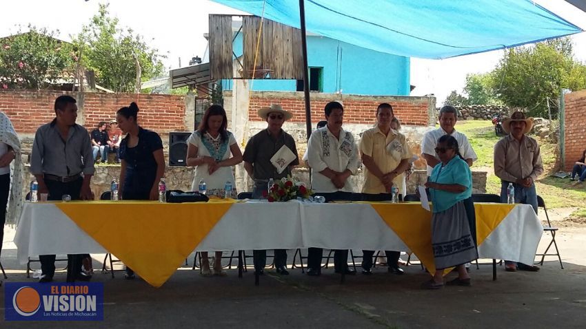 Artesanos de Tzintzuntzan fueron beneficiados con 160 mil pesos 