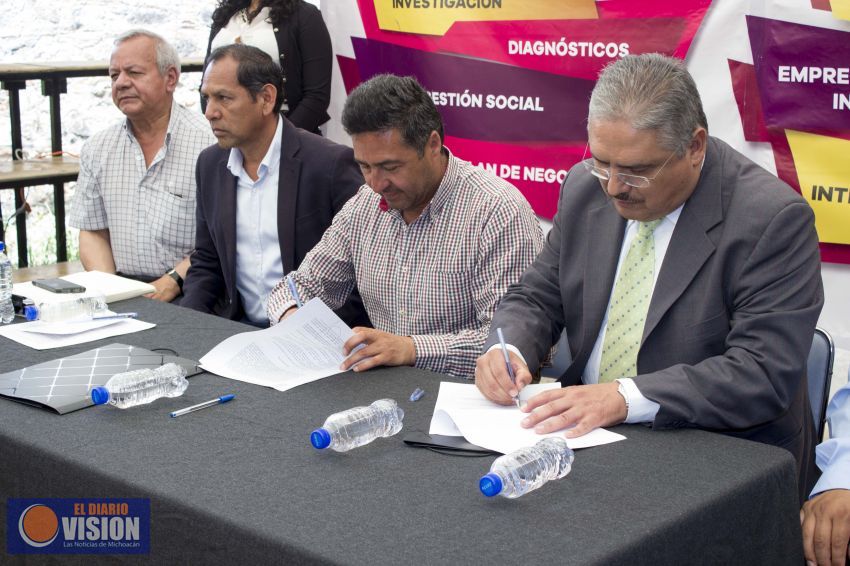 Firman convenio de colaboración Ayuntamiento de Pátzcuaro y ITSPA
