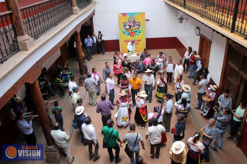 Autoridades de comunidades indígenas visitan Palacio Municipal de Pátzcuaro