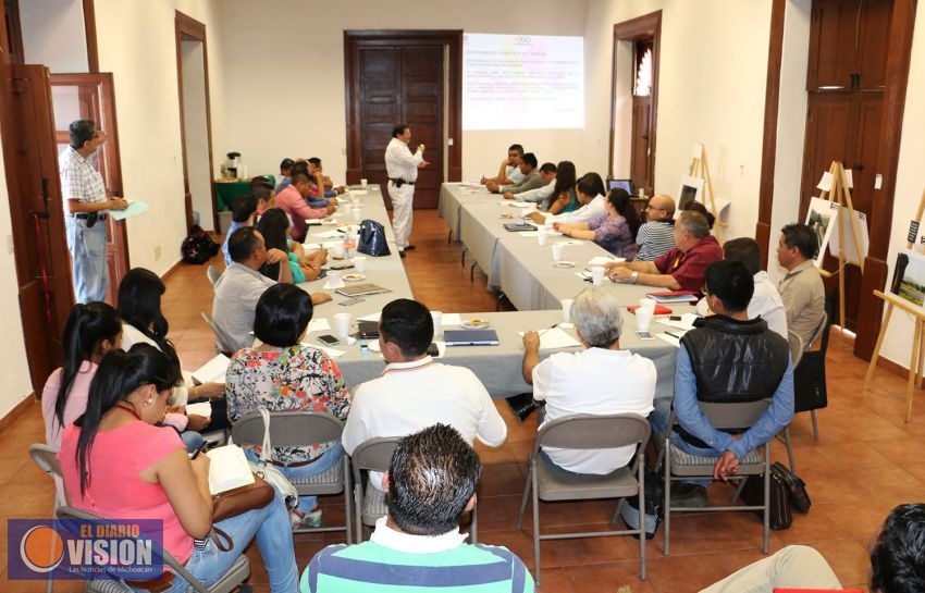 Impartieron taller sobre 1er Informe de Gobierno a municipios de la Región Uruapan