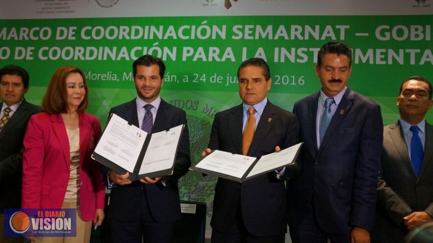 Firman convenio de protección ambiental Semarnat-Gobierno