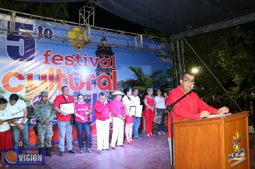 Se realiza con éxito en Huetamo el 5to Festival Cultura San Juan 2016: Elías Ibarra