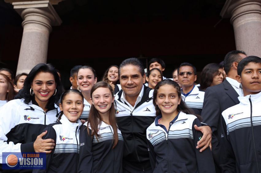 Abandera Gobernador Delegación Michoacana que representará al estado en la Olimpiada Nacional 