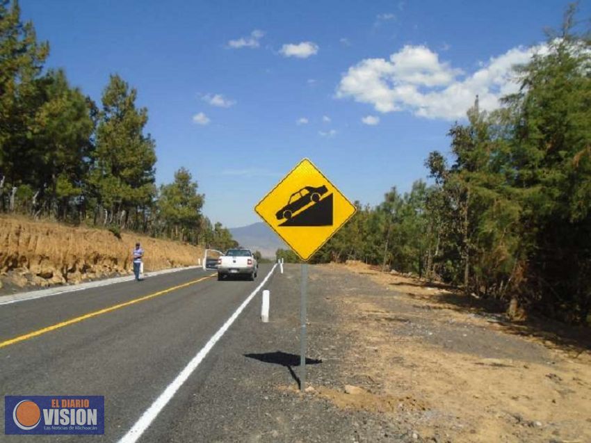 Concluye Junta de Caminos construcción del camino Chilchota - Huecato