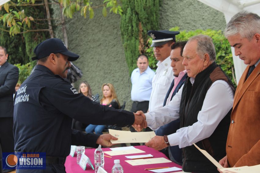 Asiste Baltazar Gaona a clausura del Curso de Formación Inicial de policías