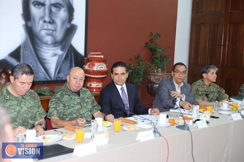 Ya revisa GCM estrategias regionales de seguridad en Michoacán