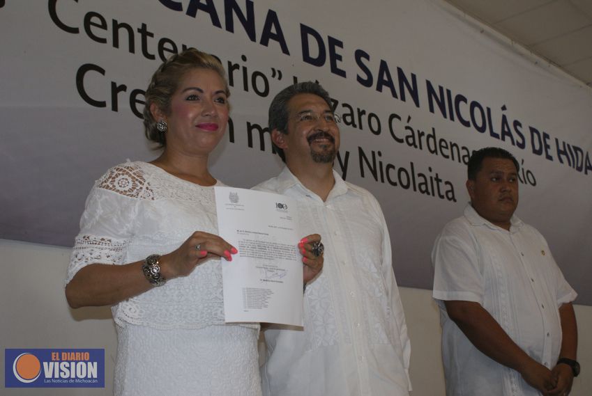 Norma Lorena Gaona, directora de la Unidad Profesional de Lázaro Cárdenas