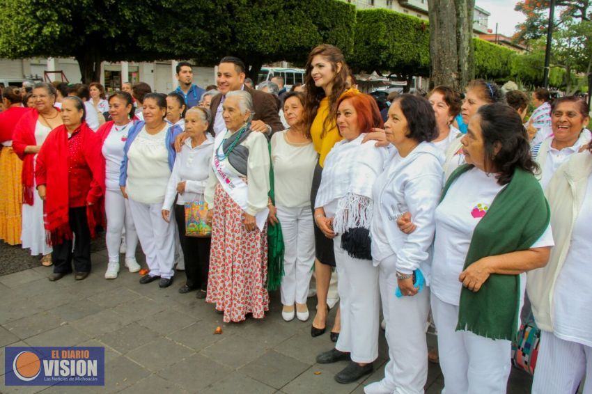 Ayuntamiento de Uruapan reconoció la labor de los adultos mayores en la sociedad