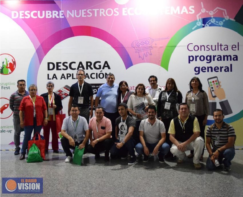 Ayuntamiento de Zacapu apoyo con transporte a jóvenes emprendedores a la CDMX