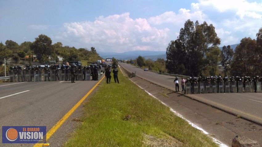 Libera SSP circulación en la carretera Morelia - Pátzcuaro