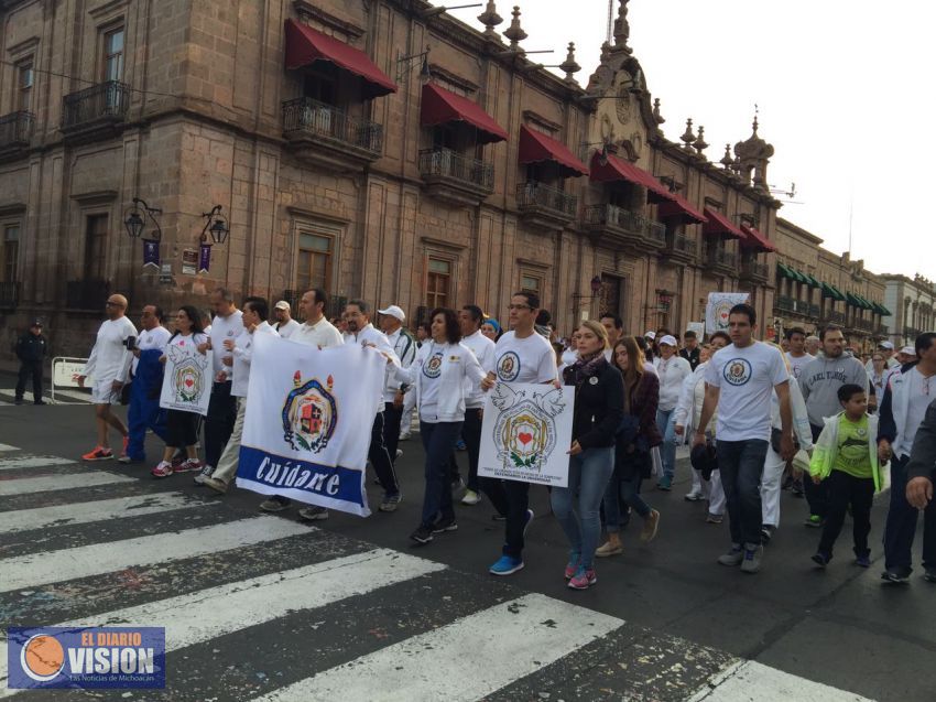 Paz y cariño por la UM, miles participan en la Caminata Nicolaita